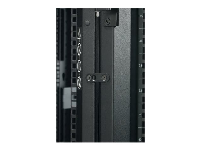 APC NetShelter SX 42U, Rack Enclosure with sides (AR3100)