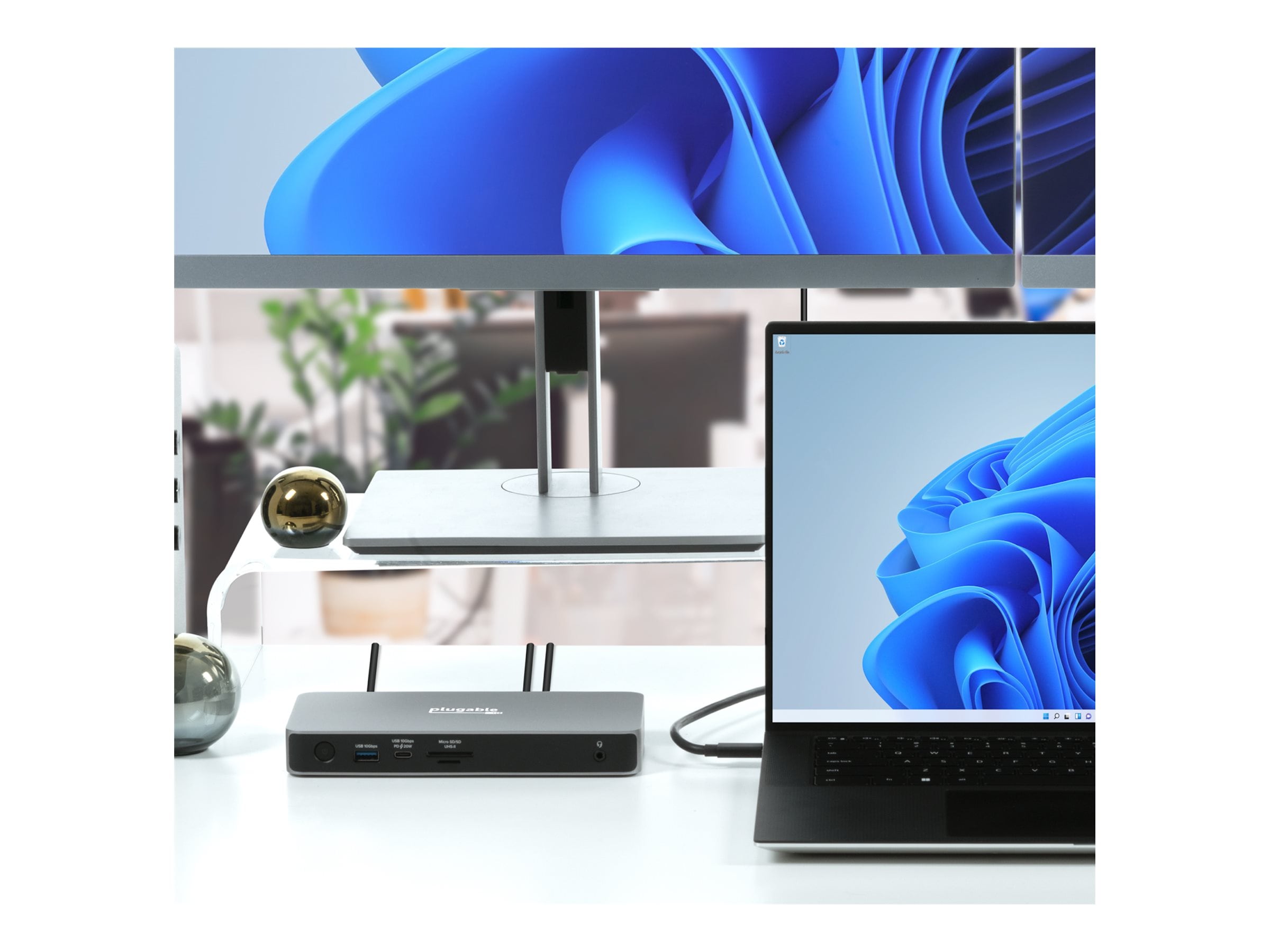 Plugable USB4 Dock